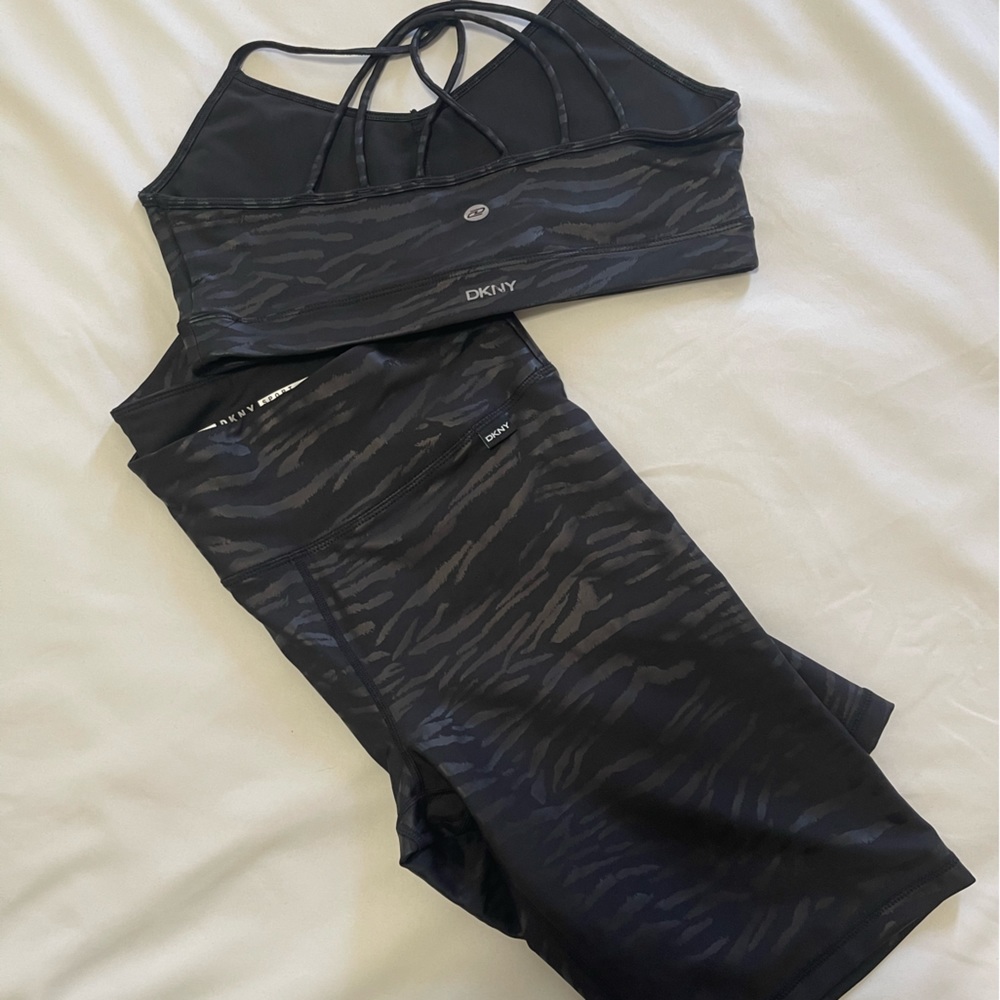 DKNY activewear set never worn size medium